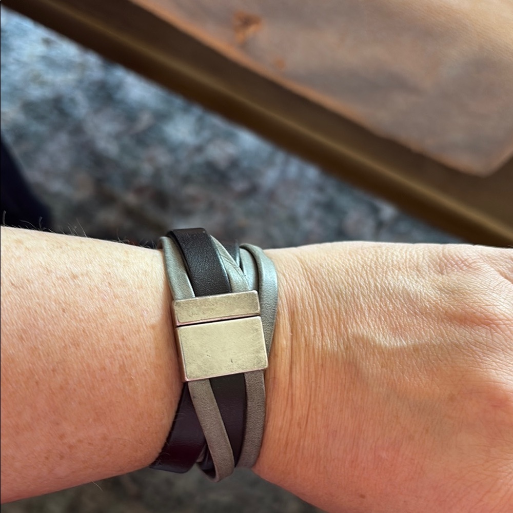 Stylish Black and Gray Leather Bracelet